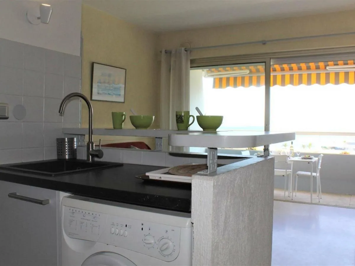 Studio Renove En Bord De Mer A Villeneuve-Loubet - Fr-1-252A-4 0*,